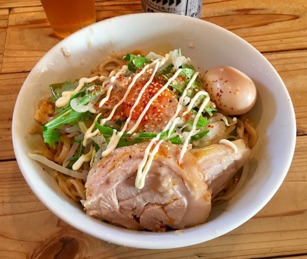 「冷やし始めました小【限定】+味玉」@ラーメン神豚 関東学院前店の写真