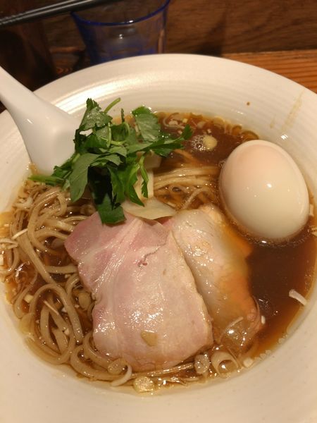 「【限定】貝と煮干しの醤油そば ¥850＋味玉 ¥100」@麺処 篠はらの写真