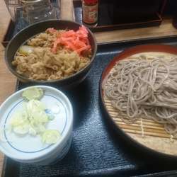 小牛丼もり蕎麦セット