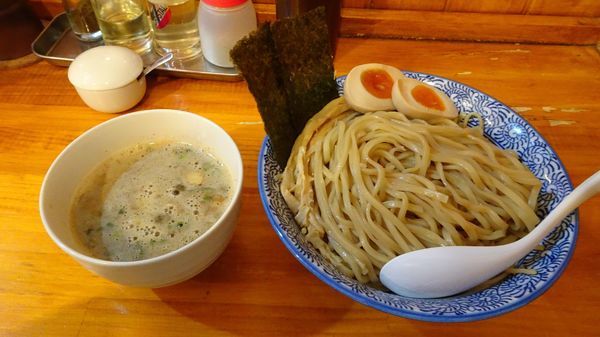 「味玉超濃厚煮干しつけめん（900円）＋麺大盛（100円）」@麺屋 徳星の写真