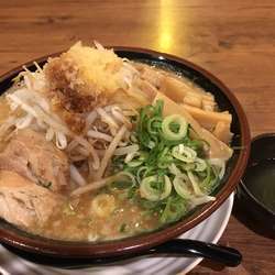 くせもの(大盛)+メンマ+生卵