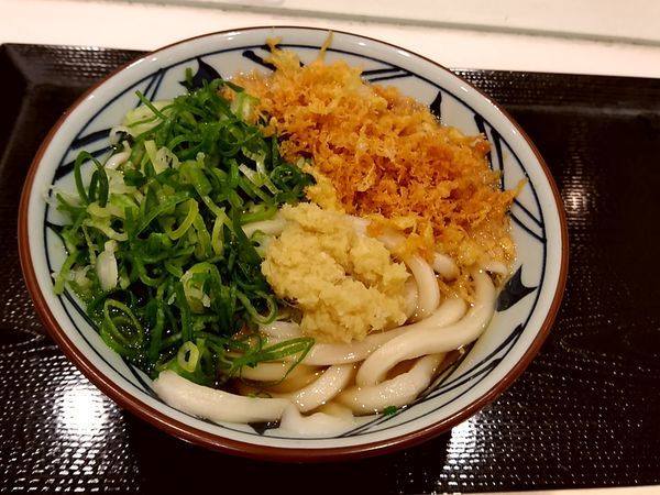 「かけうどん(並盛)290円」@丸亀製麺 イーサイト高崎店の写真