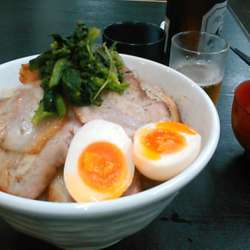 チャーシュー麺（味噌大盛り+味卵ｻｰﾋﾞｽ）