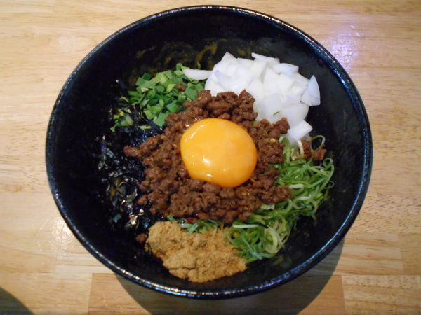 「カレー台湾まぜそば(辛口)並盛」@豚骨ラーメンとまぜそば 池めん 岡部店の写真