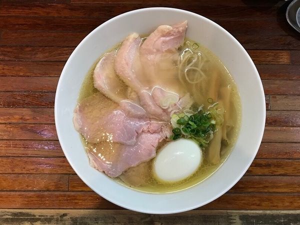 「しお全部のせ ¥1,100」@町田汁場 しおらーめん進化 町田駅前店の写真