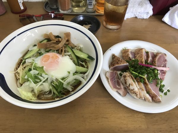 「真夏の地鶏刺し　冷や中 二種 肉増し」@MENYA 食い味の道有楽の写真