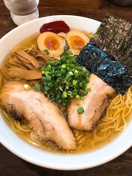 「[期間限定] 潮らーめん 味玉」@麺屋 三四郎の写真