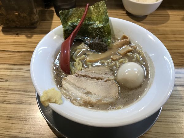 「にぼしとんこつ」@濃厚豚骨ラーメン専門 濃厚軍団 山之手店の写真