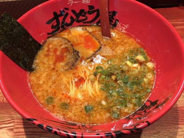 「元味HOTらーめん」@ラー麺 ずんどう屋 梅田店の写真