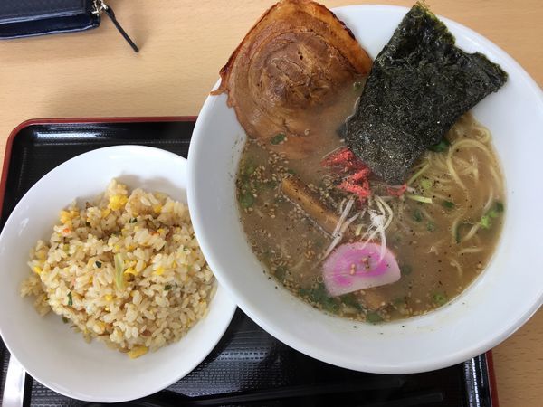 「ヤスモッカラーメンＳ & ミニチャーハン」@東北自動車道 安積PA上り フードコートの写真