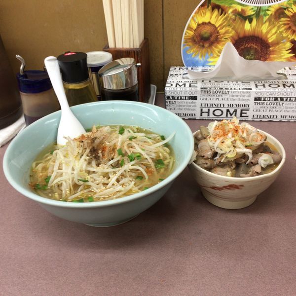「塩ラーメン もつ煮」@くるまやラーメン おゆみ店の写真