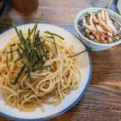 チャーシュー入りつけソバ