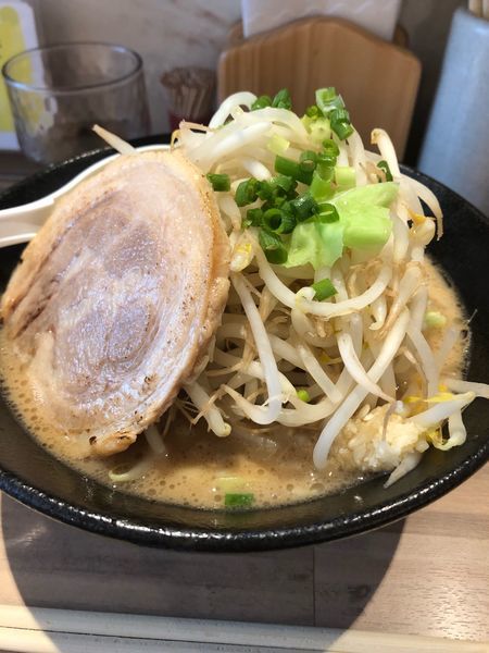 「てんこ盛りラーメン」@ラーメン屋 まるの写真