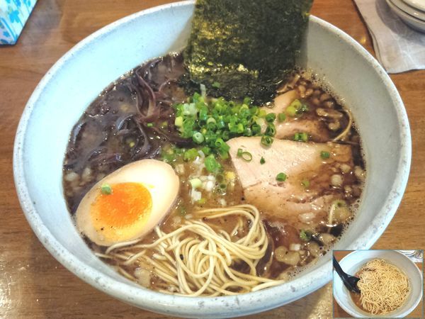 「黒豚骨らーめん（極細麺） ￥840」@豚骨らーめん いちご家の写真