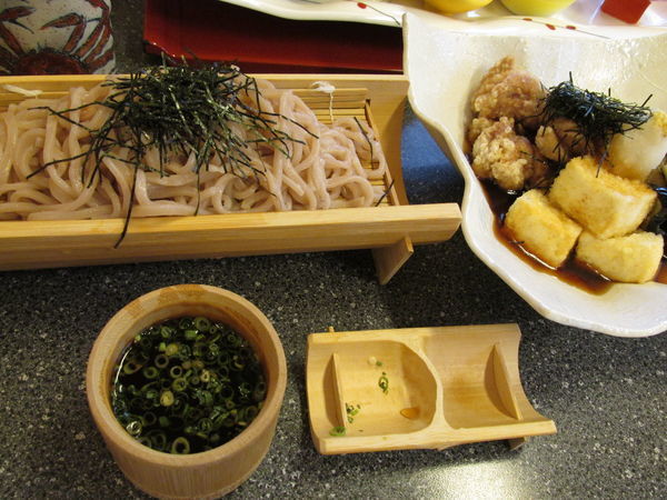 「赤米うどん+若鶏と茄子の揚げ出し　「626円+626円」」@海鮮割烹魚元の写真