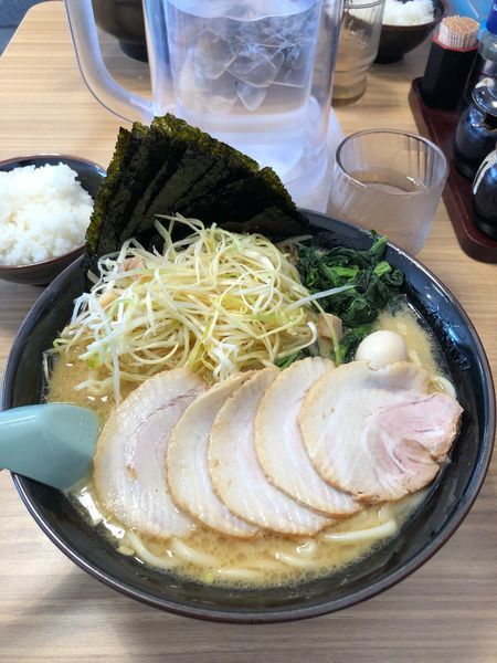「ねぎチャーシュー麺大盛り  海苔    濃いめ 柔らかめ」@横浜家系ラーメン 壱角家 裾野店の写真