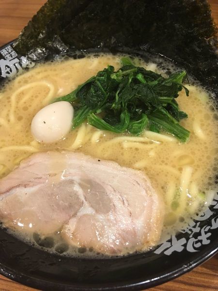 「家系ラーメン 池袋商店☆彡」@池袋商店の写真