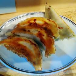 餃子(4個)　460円