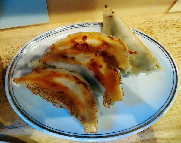 「餃子(4個)　460円」@昇龍の写真