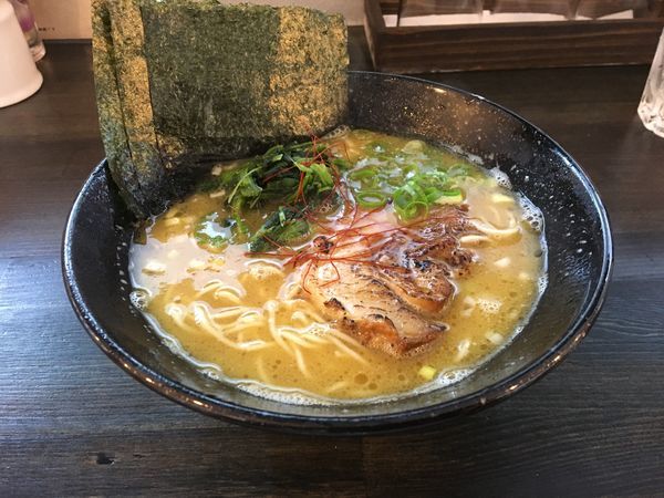 「地鶏がら醤油らー麺」@らー麺つけ麺 みやがわ 東白楽店の写真