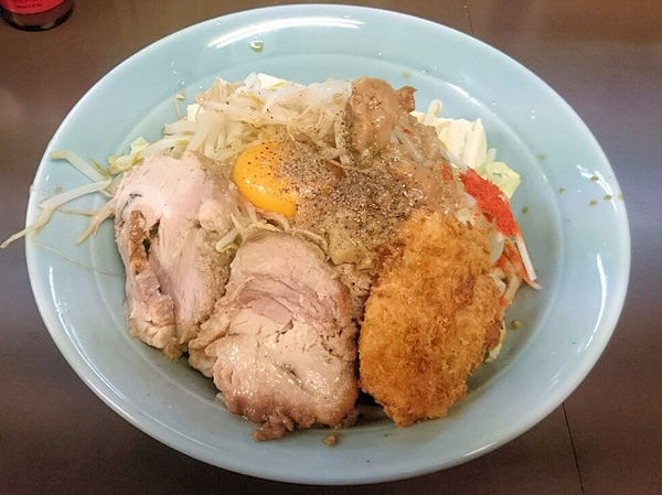 「小汁なし麺（ハーフ麺＆ハーフ豆腐）、コロッケ」@立川マシマシ秘密工場の写真
