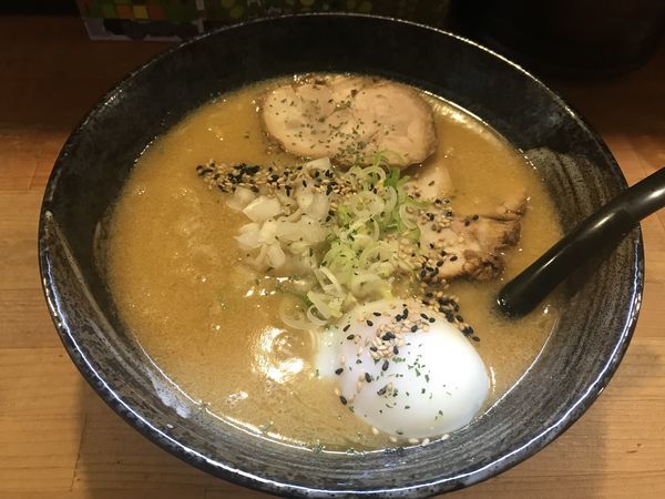 「濃厚温玉味噌ラーメン」@獅子王の写真