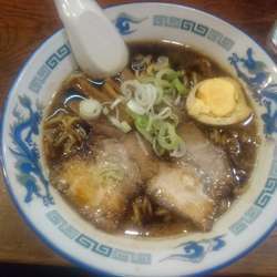 醤油ラーメン ８００円
