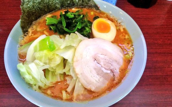 「赤味噌らーめん＋キャベツ」@横浜らーめん いちばん家の写真