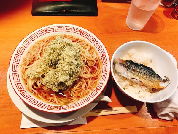 「干し姫海老と根昆布冷やしラーメン＋めぢか新子寿司1000円」@食堂酒場 Graciaの写真