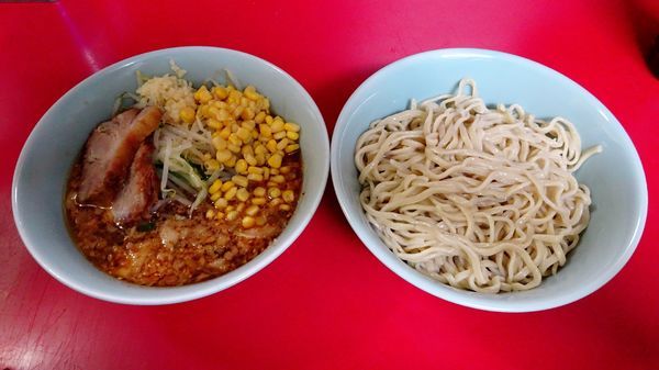 「小ラーメン（740円）＋つけ麺（100円）ニンニクコーン」@ラーメン二郎 中山駅前店の写真
