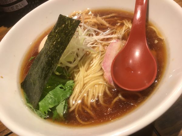 「香彩鶏だし味玉醤油らーめん」@麺屋 翔 西新宿本店の写真