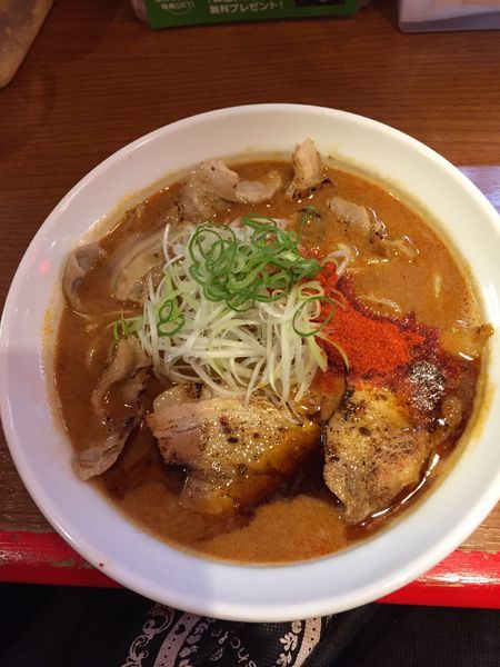 「辛口炙り肉そば味噌 ￥８５０円」@辛口炙り肉ソバ ひるドラ 鶴橋店の写真