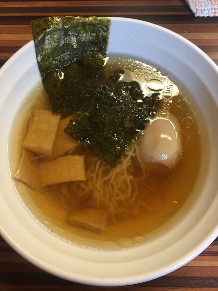「昔懐かしのらぁめん 半麺の少なめ チャーシューネギ抜き」@めん処 倖佳の写真