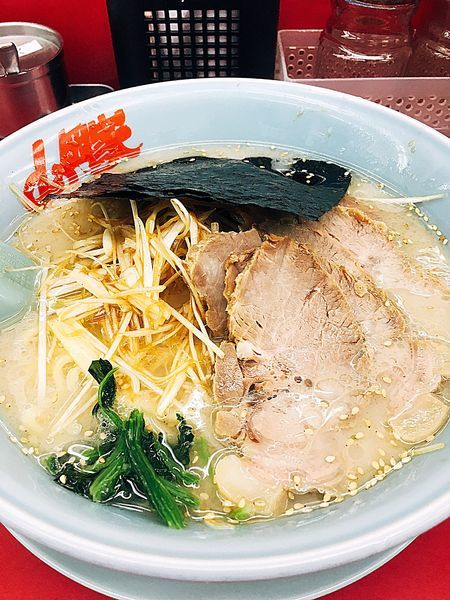 「塩ネギチャーシュー麺」@ラーメン山岡家 ひたちなか店の写真