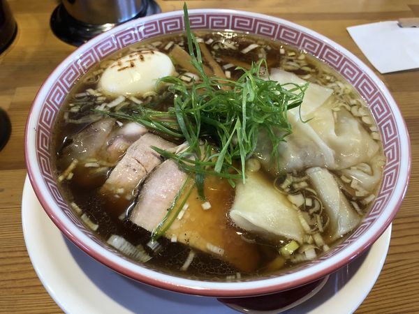 「特製醤油そば」@麺切り 白流の写真