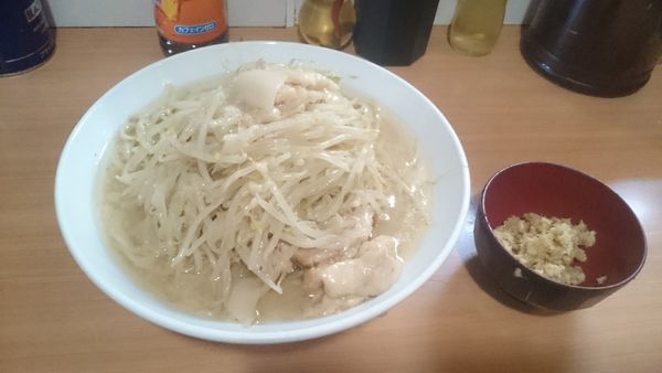 「しお・大ちょっと多め・ショウガ(アブラ)￥９５０」@豚星。の写真