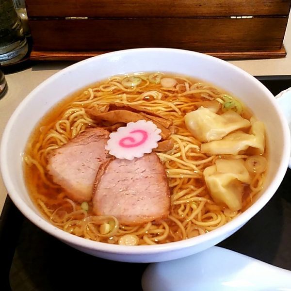 「ワンタンメン＋煮干粉」@赤坂味一 亀戸店の写真