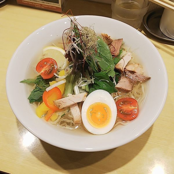 「【期間限定】冷やし塩らーめん＋青唐辛子＋いかめし」@函館塩ラーメン 五稜郭の写真