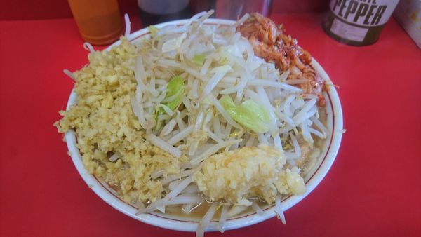 「小豚+キムチ+生姜」@ラーメン二郎 仙台店の写真