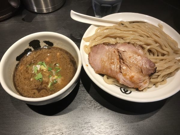 「濃厚黒つけ麺」@麺屋武蔵 武骨相傳の写真