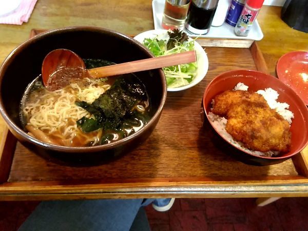 「ソースカツセット(ソースカツ丼＋醤油ラーメン)900円」@らーめん・ぎょーざ たつきの写真
