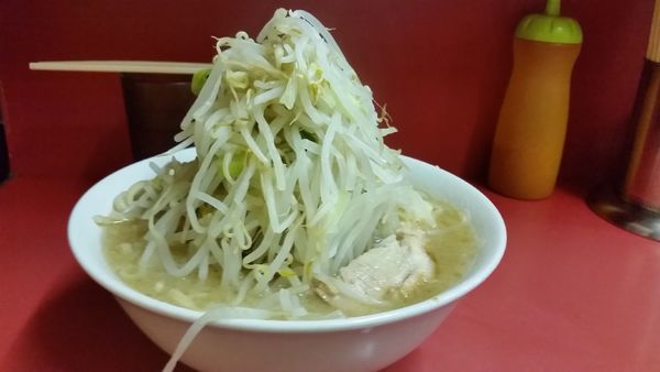 「ラーメン豚入り、ヤサイ、ニンニク」@ラーメン二郎 ひばりヶ丘駅前店の写真