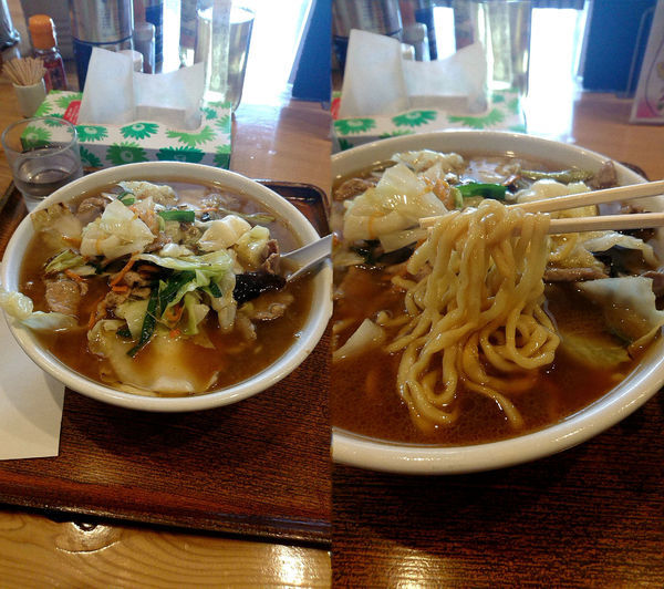 「『一発ラーメン(極太麺)+にんにく増し(￥910+50)』」@はしご屋 本店の写真