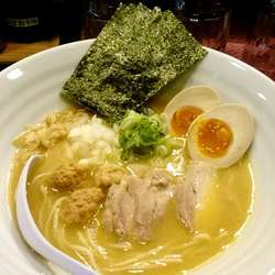 濃厚鶏白湯そば