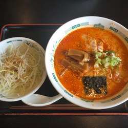 ピリ辛とんこつネギラーメン（大盛）