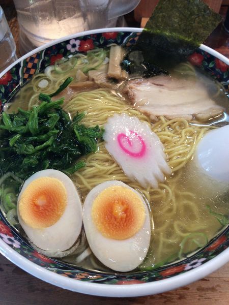 「塩そば（700円）+煮卵（100円）」@函館らーめん 船見坂の写真