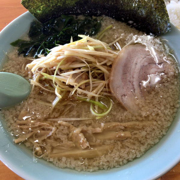 「正油ネギラーメン（半麺・固め・コッテリ）800円　ライス0円」@ラーメンショップ 足利50号店の写真