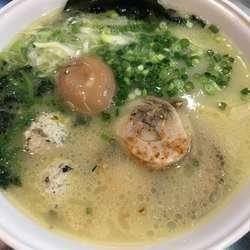 纏らうめん白（中盛）