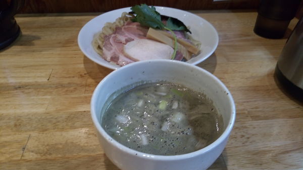 「プレミアム煮干しつけ麺」@寿製麺よしかわ 坂戸店の写真