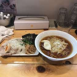 特製しょうゆら〜めん